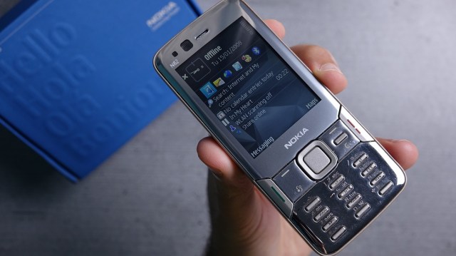 Nokia N82