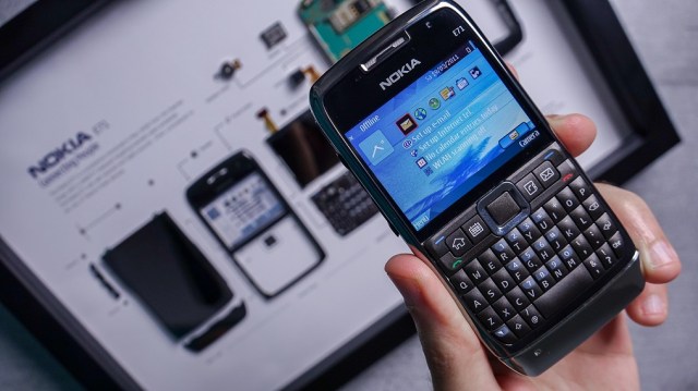 Nokia E71